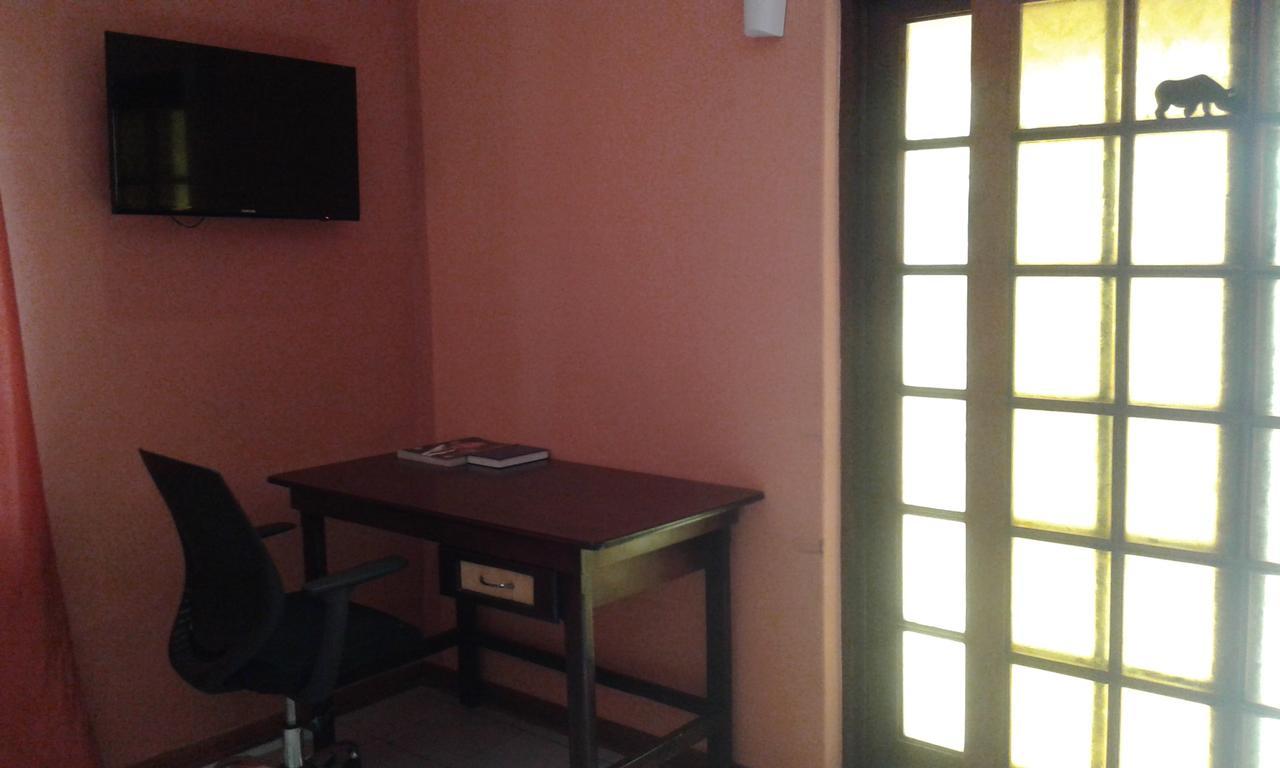 Larissa Hotel Maun Exterior photo