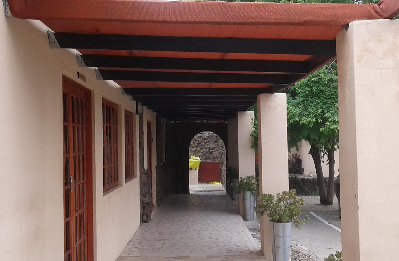 Larissa Hotel Maun Exterior photo